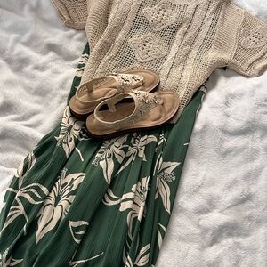 Angie Women's Tie Waist size S

Pants with Slits